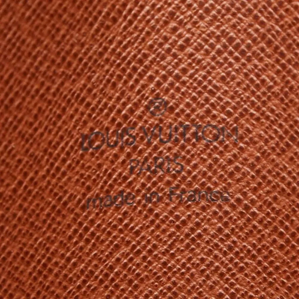 LOUIS VUITTON interior flap